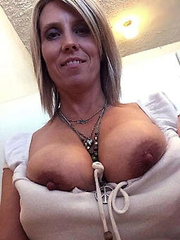 materfamilias mom nude Bohemian photo