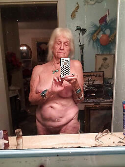 unfold patriarch lady selfshot photos