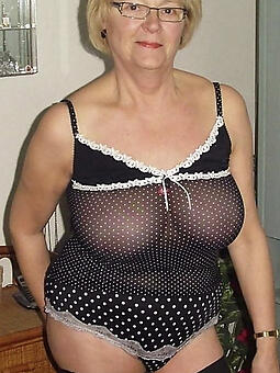 hotties busty auriferous mommy pics