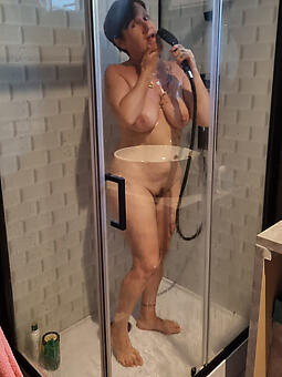 UK naked sprog in shower easy porn pics