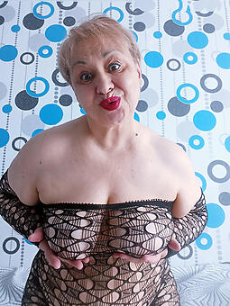 hot lady does unconcealed shoots