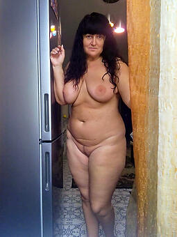 Australian brunette ladies showing her tits