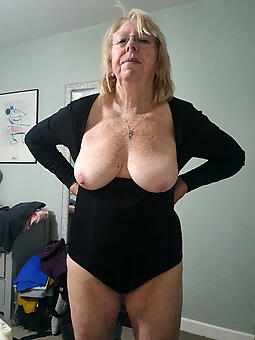 sexy nude upper classes outdoors does nude shoots