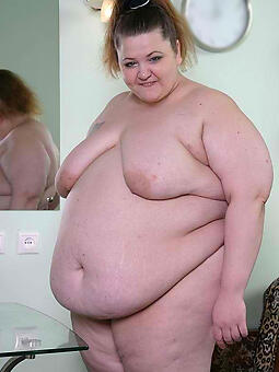 mature beauties insensible to naked moms